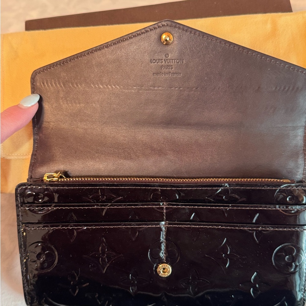LV Patent Leather Vernis Amarante Sarah Long Wallet with Box and Dust Bag - Picture 9 of 13